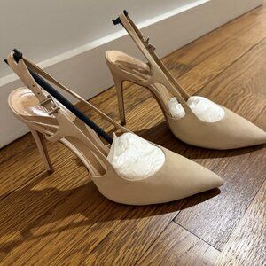 Schutz  l  Boris Slingback Pump  l  USA 9B  l   Nude/Cream